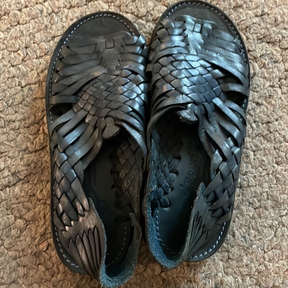 Sandal bundle! 6.5 - Picture 4 of 4